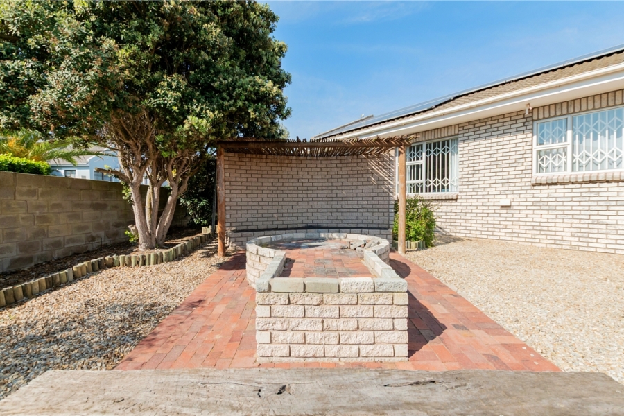 3 Bedroom Property for Sale in Myburgh Park Western Cape